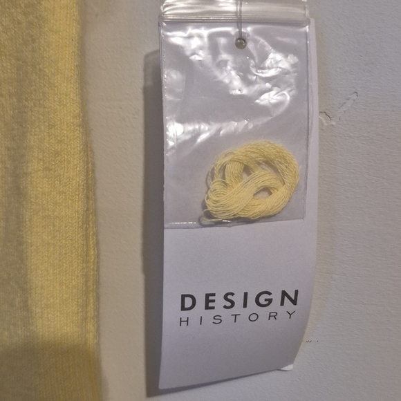 Design History Yellow Knit Blouse - Picture 4 of 5